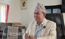 निवर्तमान प्रदेश मन्त्री अधिकारीलाई काठमाडौं ल्याइँदै