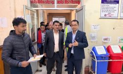 स्वास्थ्यमन्त्री पौडेलद्वारा धौलागिरि अस्पताल निरीक्षण