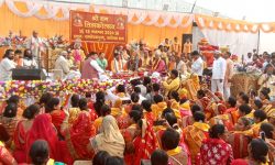 मुख्यमन्त्री सिंहद्वारा भारतीय पक्षलाई विवाहपञ्चमीको निम्तोपत्र हस्तान्तरण