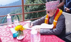 चन्द्रागिरिमा फेरि पोखिए प्रधानमन्त्री ओलीका काव्यिक भावना…