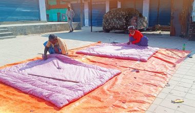 सिरक डसना बनाएर मनग्य आम्दानी