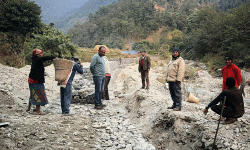 गलकोटका दुई सडक कालोपत्र गरिँदै