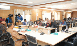 ‘सरुवा र बढुवामा हुने मनपरि रोक्ने ऐन बनाऔँ’