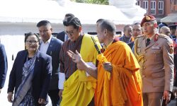 भुटानी नरेशद्वारा स्वयम्भूनाथ दर्शन