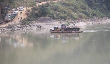 सतिघाटमा पक्की पुल नहुँदा नागरिकलाई सास्ती