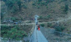 रुन्चेत र लुसिकाङ जोड्ने झोलुङ्गे पुल निर्माण