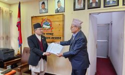 शुक्लाफाँटाका विस्थापितको समस्या समाधान आयोगद्वारा प्रतिवेदन पेस