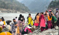 देशभरका त्रिवेणीधाम र धार्मिकस्थलमा मकर स्नान गर्नेको घुइँचो