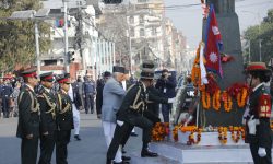 राष्ट्रपति पौडेलद्वारा पृथ्वीनारायण शाहको सालिकमा माल्यार्पण