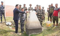 झापामा सीमास्तम्भ मर्मत गरिँदै