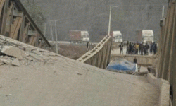 पुल भाँचिएर रोकिएका सवारी वैकल्पिक मार्गबाट सञ्चालन