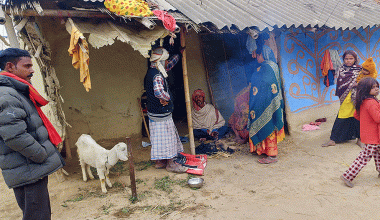 दुई सय बढी बालबालिका विद्यालय जान छाडे