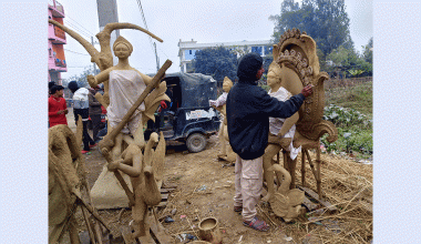 सरस्वती पूजाका लागि धमाधम मूर्ति बनाउँदै