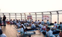 पहिलोपटक‘स्काइवाक टावर’मा योगाभ्यास