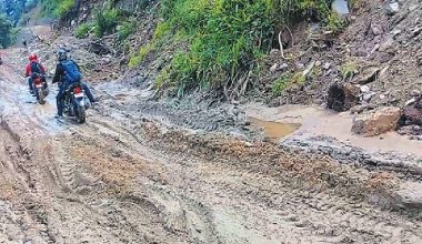ग्रामीण सडक व्यवस्थित नहुँदा जोखिमपूर्ण यातायात