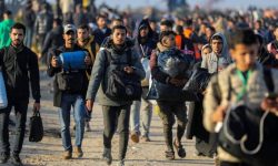 थप छ बन्धक रिहाइका लागि सहमतिपछि विस्थापित प्यालेस्टिनी उत्तरी गाजातर्फ फर्के