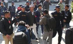 खानेपानीको लागि दबाब दिन सिंहदरबार छिरे मेयर हर्क साम्पाङ