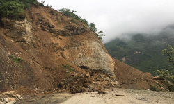 चार दिनदेखि महाकाली लोकमार्ग अवरुद्ध