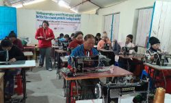 अल्लोको कपडाबाट आकर्षक सामग्री