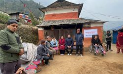 धौलागिरि लघुवित्तद्वारा अशक्तलाई ह्वीलचेयर वितरण