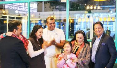 उद्योगपति चौधरीले मिथिला थालीमा मनाए वैवाहिक वार्षिकोत्सव