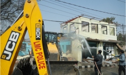 ललितपुर महानगरले भत्कायो अवस्थित घर-टहरा