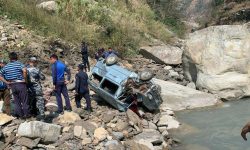 ‘इको भ्यान’ दुर्घटनाहुँदा एकको मृत्यु, तीन जना घाइते