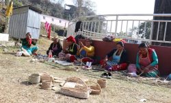 खेर जाने केराको थम्बाबाट सामग्री उत्पादन