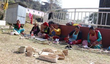 खेर जाने केराको थम्बाबाट सामग्री उत्पादन