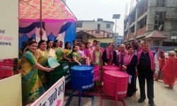 माहेश्वरी महिला मञ्च विराटनगरद्वारा कोशी अस्पताललाई ९ थान फलामका डस्विन हस्तान्तरण