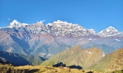 पर्यटक र पूर्वाधारका पर्खाइमा म्याग्दीको रुघाचौर