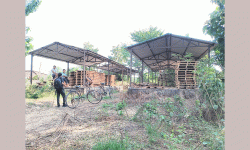 सरावलमा २७ लाख लगानीमा बनेको हाटबजार प्रयोग विहीन्