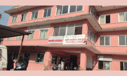 कार्यालय प्रमुख नहुँदा न काम भयो न कर्मचारीले तलब पाए