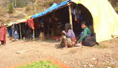 चार महिनादेखि त्रिपालमुनि खानीखोलाका घरपरिवार