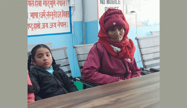 छोरीको शव ल्याउन भौंतारिरहेकी ७० वर्षीया आमा