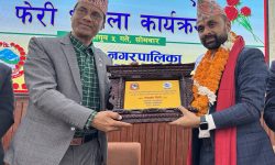 चन्द्रागिरि नगरपालिकाद्वारा नवनियुक्त सहसचिव अर्याल सम्मानित
