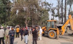 वन अतिक्रमण गरेर बनाइएका टहरा हटाइयो