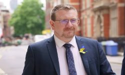 बेलायतका प्रधानमन्त्री स्टार्मरद्वारा ‘पदीय दायित्व विपरीत’ आचरण गरेको आरोपमा मन्त्री ग्वेन बर्खास्त