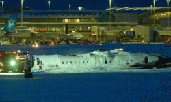 क्यानडाको टोरन्टोमा अवतरण गर्ने क्रममा विमान पल्टियो, तीनजना गम्भीर घाइते