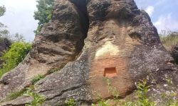 टक्सारको सरस्वती गुफा ओझेलमा