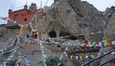 मुस्ताङको लुरी गुम्बा ओझेलमा