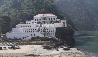 आज रानीमहल पुग्दै प्रेमिल जोडी