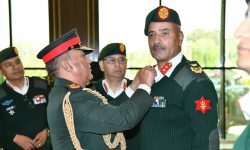 प्रधानसेनापतिद्वारा दर्ज्यानी चिह्न प्रदान