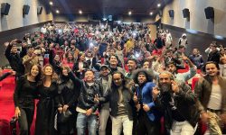 ‘होस्टेल ३’ हेर्न दर्शकको व्यापक चाप, दर्शक भेट्न कलाकार हल पुग्दा बोकेर नचाए