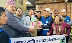 ‘राष्ट्रका लागि दुई घण्टा अभियान’ मा स्वास्थ्यमन्त्री थापा
