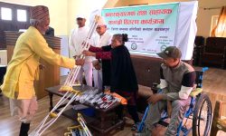 मुक्तिनाथ विकास बैंकद्धारा कञ्चरपूरमा बैशाखी वितरण कार्यक्रम सम्पन्न