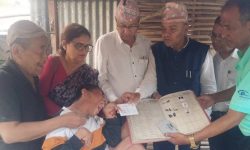 पूर्ण अपाङ्गता भएका क्षितिजलाई घरमै पुगेर नागरिकता