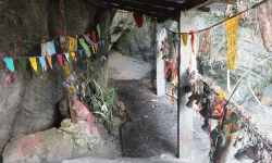 पर्यटक आकर्षित गर्दै तेह्रथुमको चाङलुङ गुफा