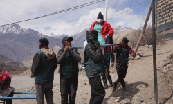 मुक्तिनाथमा सशुल्क घोडा र स्टेचर सुविधाले दर्शनार्थीलाई सुविधा