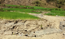 बस्ती संरक्षणका लागि तटबन्धन